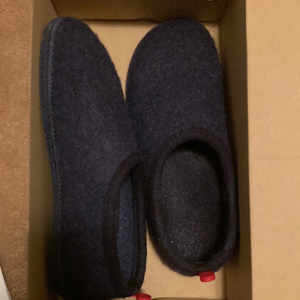 Giesswein slippers of spinning fabric